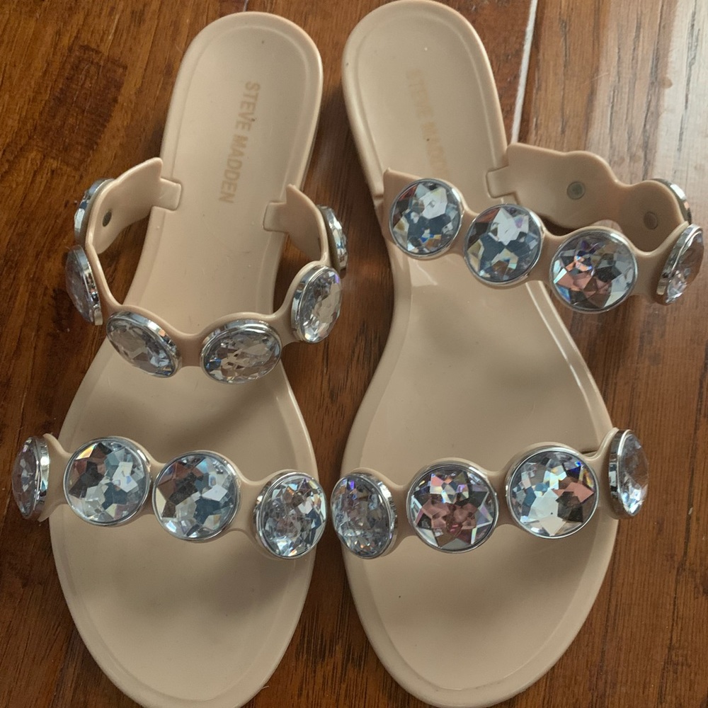 Steve Madden Size 8. Worn once. Rhinestone sandals